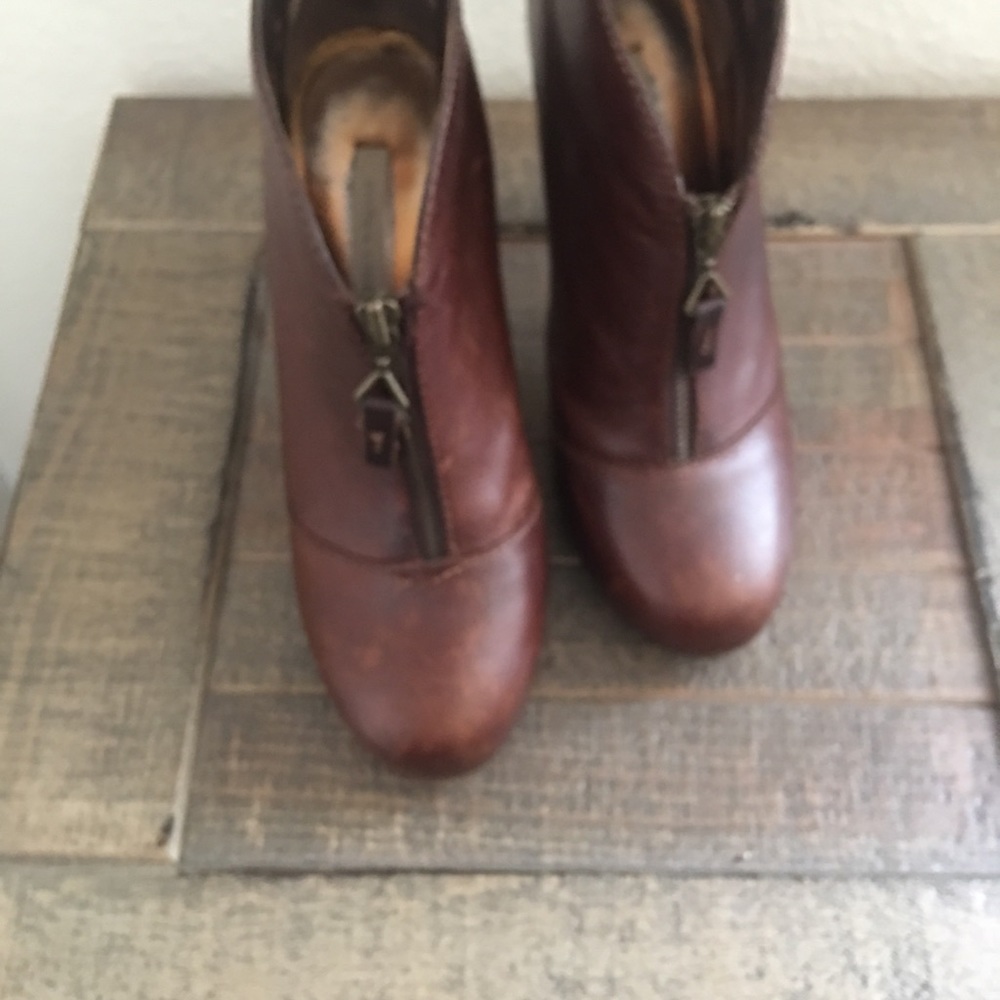 Cynthia Vincent Brown leather Fashion ankle boots